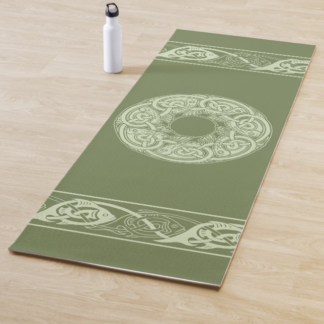 Tapete De Yoga Peixe de Knotwork Celta em Verde (In Situ)
