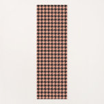 Tapete De Yoga Pepita Clássica Houndstooth Peach Preto<br><div class="desc">Evergreen elegante e clássico padrão de tecido,  apresentando padrão pepita / houndstooth em combinação cor-de-rosa-pêssego preto e pastel.</div>