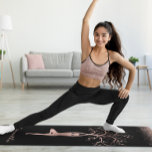 Tapete De Yoga Pose de Rosa Dourada de árvore personalizada Namas<br><div class="desc">Este design pode ser personalizado na área fornecida pela alteração da foto e/ou do texto. Ou pode ser personalizado escolhendo o clique para personalizar outra opção e excluir ou alterar a cor do plano de fundo, adicionar texto, alterar a cor ou o estilo do texto ou excluir o texto de...</div>