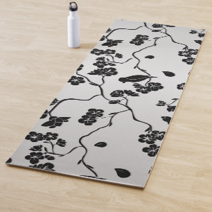 Tapete De Yoga Preto em Pássaros de Padrões de Prata e Flores de