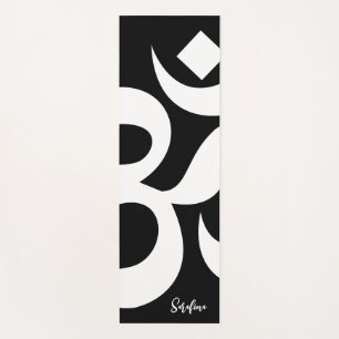 Tapete De Yoga Símbolo Om com nome personalizado preto e branco