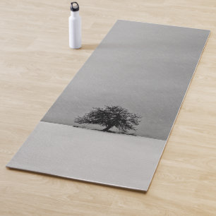 Tapete De Yoga Uma árvore solitária em preto e branco
