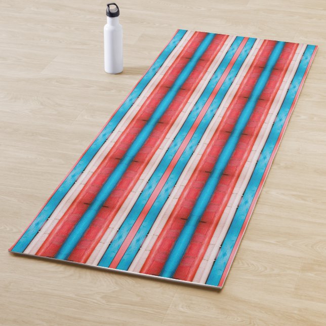 Tapete De Yoga Vibrant red, blue and pink stripes pattern (In Situ)