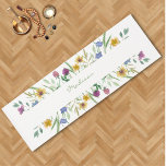 Tapete De Yoga Watercolor Wildflower Personalizado<br><div class="desc">Este tapete de ioga único é decorado com flores silvestres de aquarela e tipografia de na moda. Facilmente personalizável com seu nome em um lado e Namaste no outro. Original Watercolor © Michele Davies.</div>