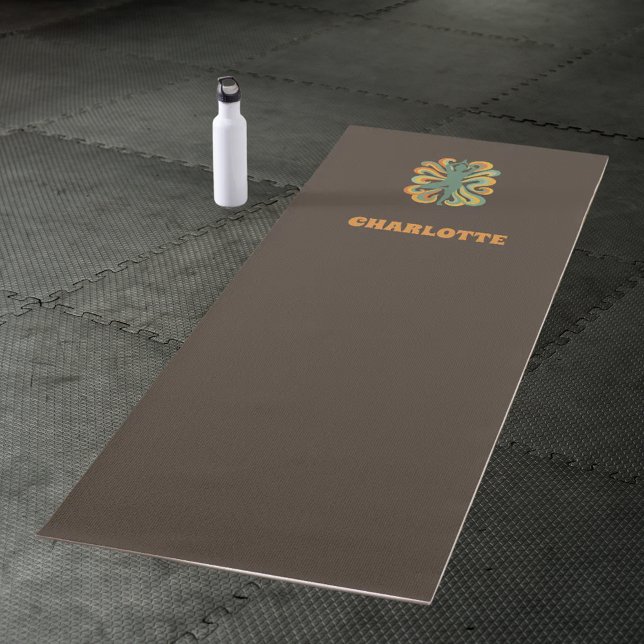 Tapete De Yoga Yoga pose swirls retro brown orange name (Criador carregado)