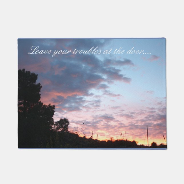 Tapete Deixe seus problemas na porta…. Esteira bem-vinda (Frente)