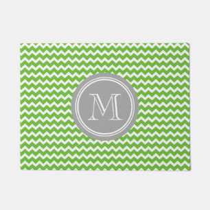Tapete Doormat cinzento do monograma de Chevron do verde