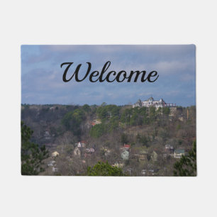 Tapete Doormat de boas-vindas ao lado de Eureka Hill
