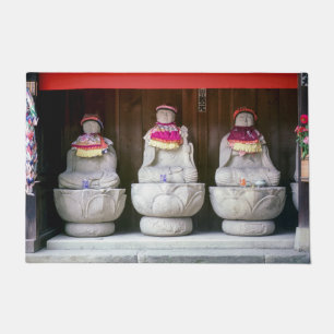 Tapete Fila de estátuas de monge Jizo com bib e chapéu - 