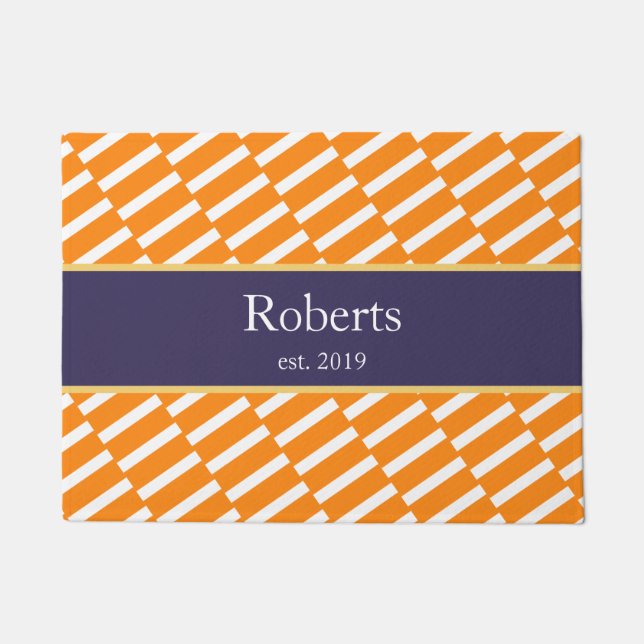 Tapete Funky Orange Pattern Family Name e Year Modern (Frente)