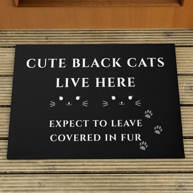 Tapete Gatos Negros Bonitos Vivem Aqui Portáteis Bem-Vind (All black cats are cute and if you have 2 sharing your home, here is the doormat just for you)