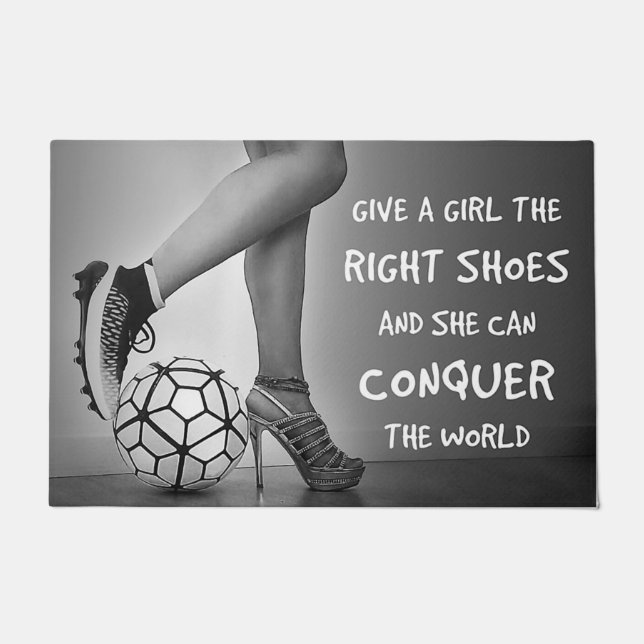 Tapete Give The Girl The Right Shoes, Conquer The World (Frente)