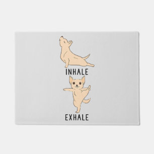 Tapete ioga de cão chihuahua inalado