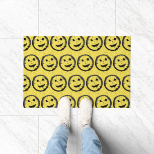 Tapete Legal Sleep Happy Smiling padrão facial amarelo