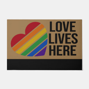 Tapete Love Live Here Doormat, Rainbow Doormat