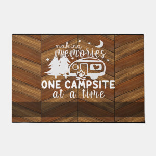 Tapete Memórias de fazeres, Um Campsite De Cada Vez