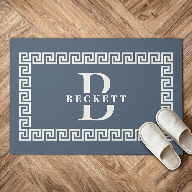 Tapete Monograma de Chave Grega Azul-Elegante Moderno Mon (Light Blue doormat with a Greek key border, featuring the large letter "B" and "BECKETT" in white. )