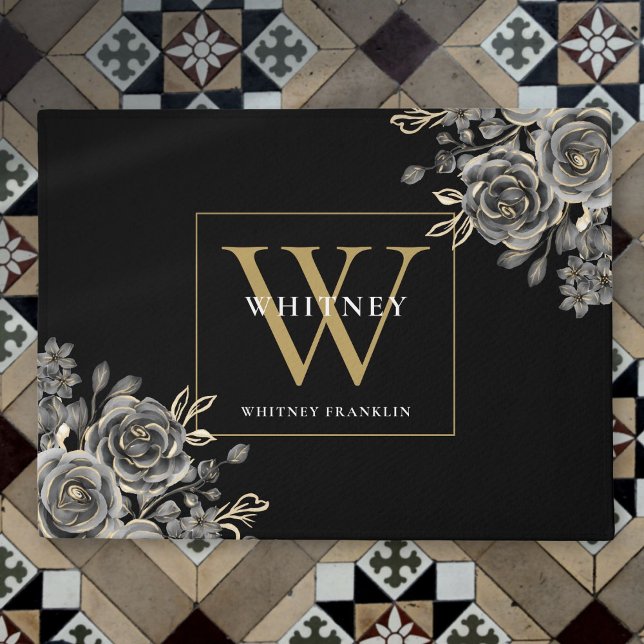 Tapete Monograma Floral de Rosas Preto Personalizado em D (Personalized Black Gold Monogram Floral Roses Doormat)