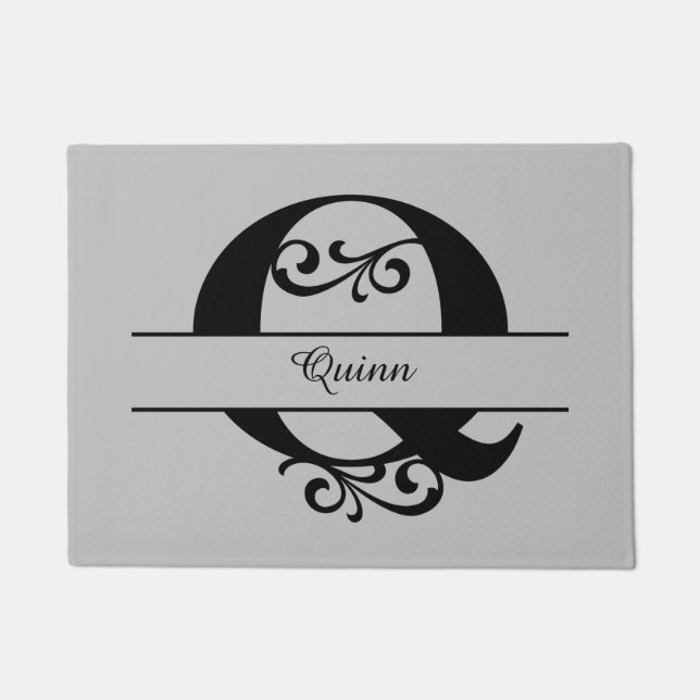 Tapete Monograma - Letra Flourish Q com Nome Doormat (Frente)