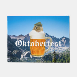 Tapete Montanhas bonitos de Oktoberfest do Chipmunk