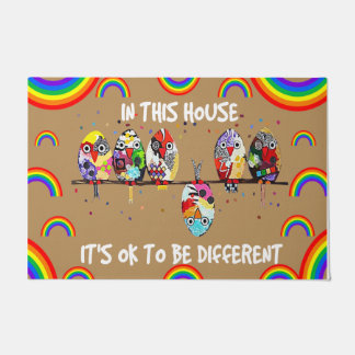 Tapete Nesta casa está tudo bem ser diferente.