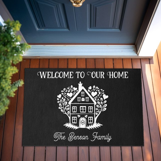 Tapete Nome Personalizado da Família Bem-vindo ao nosso P (Personalized Family Name Welcome to our Home Door Doormat Black)