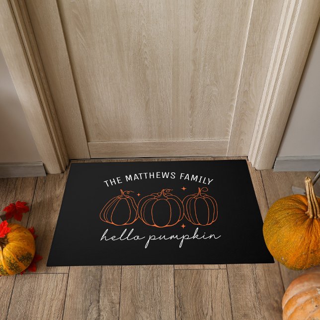Tapete Olá, Nome Personalizado da Família de Bompkin, out (A festive fall indoor or outdoor custom name doormat to welcome guests or trick-or-treaters!)