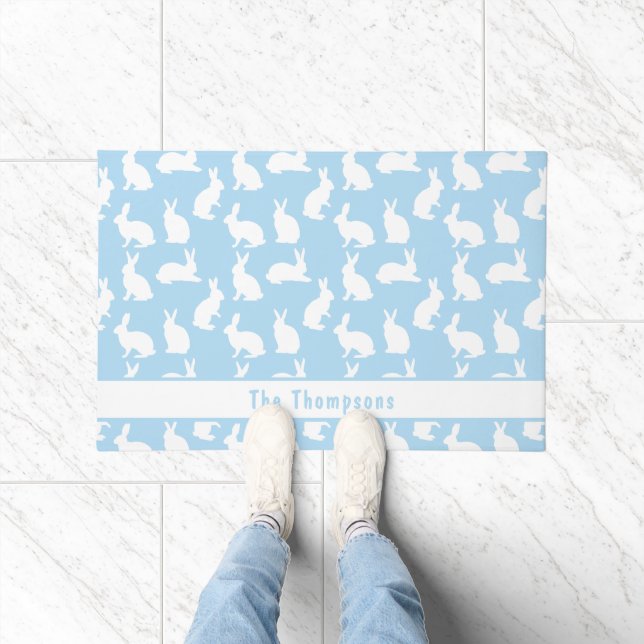 Tapete Padrão Azul e Branco de Coelhinhos Com Um Nome (Interior)