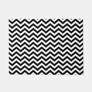Tapete Padrão De Chevron Preto E Branco