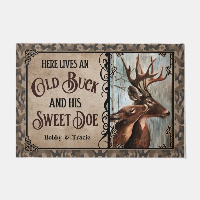 Tapete Personalized Deer Here Lives Old Buck Sweet Doe  (Frente)