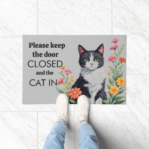 Tapete por favor, mantenha a porta fechada e o(s) gato(s)