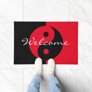 Tapete Porta-boas-vindas do logotipo vermelho e preto Yin