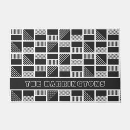 Tapete Porta de nome personalizado em quadrados geométric