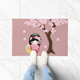 Tapete Primavera Kokeshi Doll - Bonita Mancha Japonesa a 