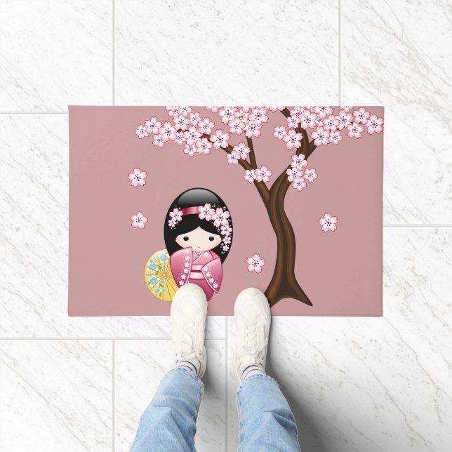 Tapete Primavera Kokeshi Doll - Bonita Mancha Japonesa a  (Interior)
