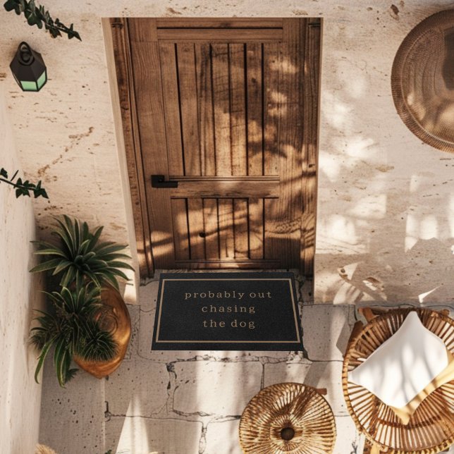 Tapete Provavelmente Saindo Perseguindo O Cachorro Preto  (Criador carregado)