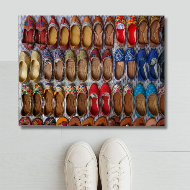 Tapete Sapatos legais Picture Door Mat (This cool doormat features rows and rows of shoes! A colorful, original welcome.)
