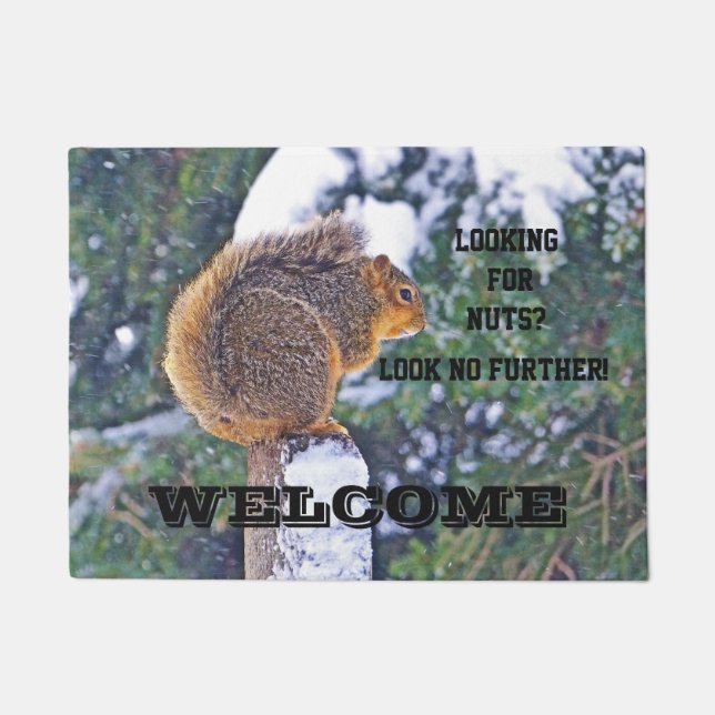 TAPETE SQUIRREL EM POSTO COM NEVE/PROCURANDO LOUCOS? (Frente)