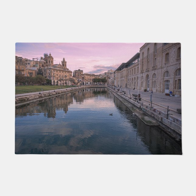 Tapete Sunset sobre pequeno canal em Cospicua, Malta (Frente)
