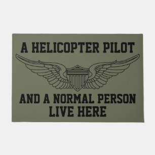 Tapete Um piloto de helicóptero e uma pessoa normal mora