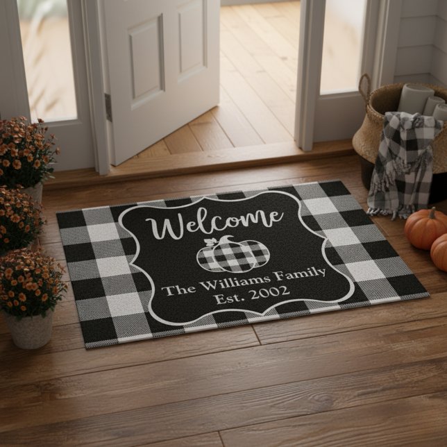 Tapete Xadrez de Buffalo Personalizada - Boas-vindas do o (Custom Buffalo Plaid Black & White Autumn Welcome Doormat)