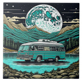 Teal Vintage RV Camper na Montanha Retro
