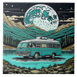 Teal Vintage RV Camper na Montanha Retro