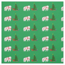 Reboque o Samoyed que puxa a árvore de Natal