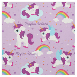 Tecido unicórnio mágico bonito sobre fundo roxo