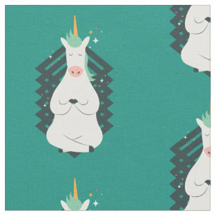 Tecido Unicórnio na pose da ioga