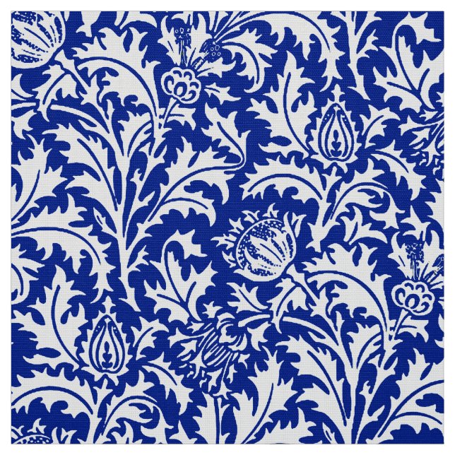 Tecido William Morris Thistle Damask White em Cobalto Azu (Modelo)