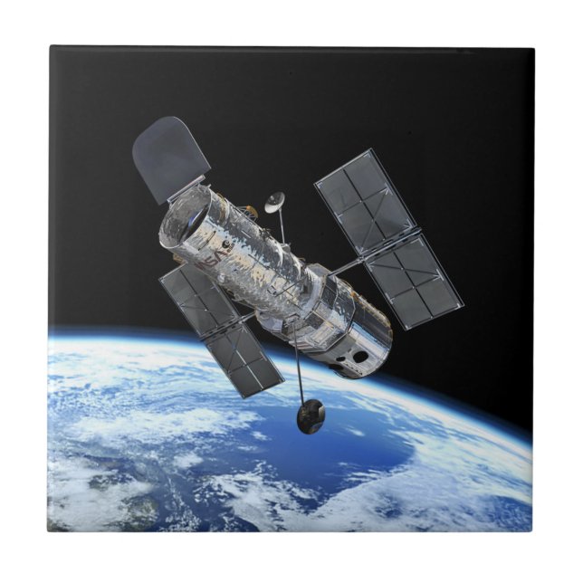 Telescópio Espacial Hubble em Órbita da Terra Foto (Frente)