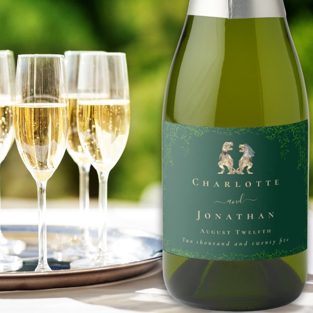 Tema Dinossauro Casamento Verde Escuro (Dinosaur themed wedding T-Rex bride and groom eucalyptus dark green custom sparkling wine labels)