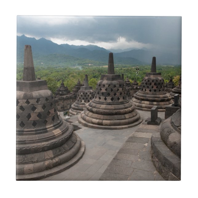 Tempestade sobre Borobudur (Frente)